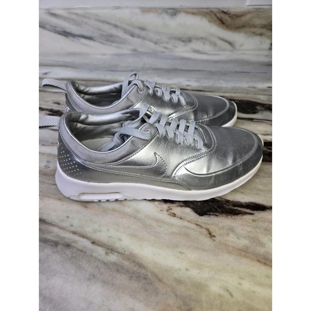 Nike Air Max Thea Silver Metalic Sneaker Shoe  819640-001 70s‎ retro futuristic